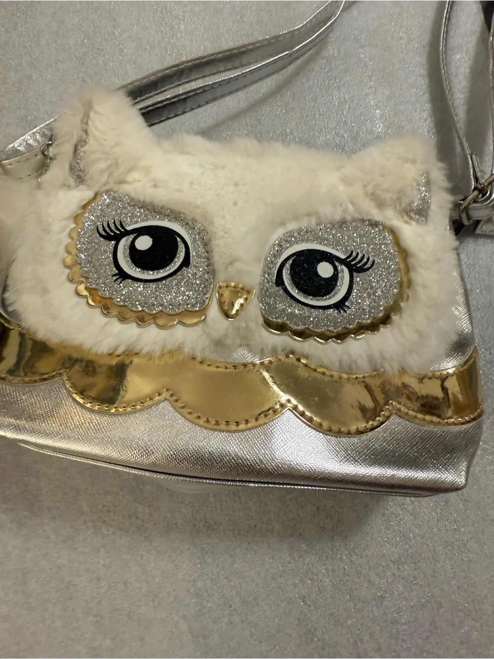 Justice Faux Fur Metallic Owl Critter Crossbody Purse.  W/metallic silver body.
